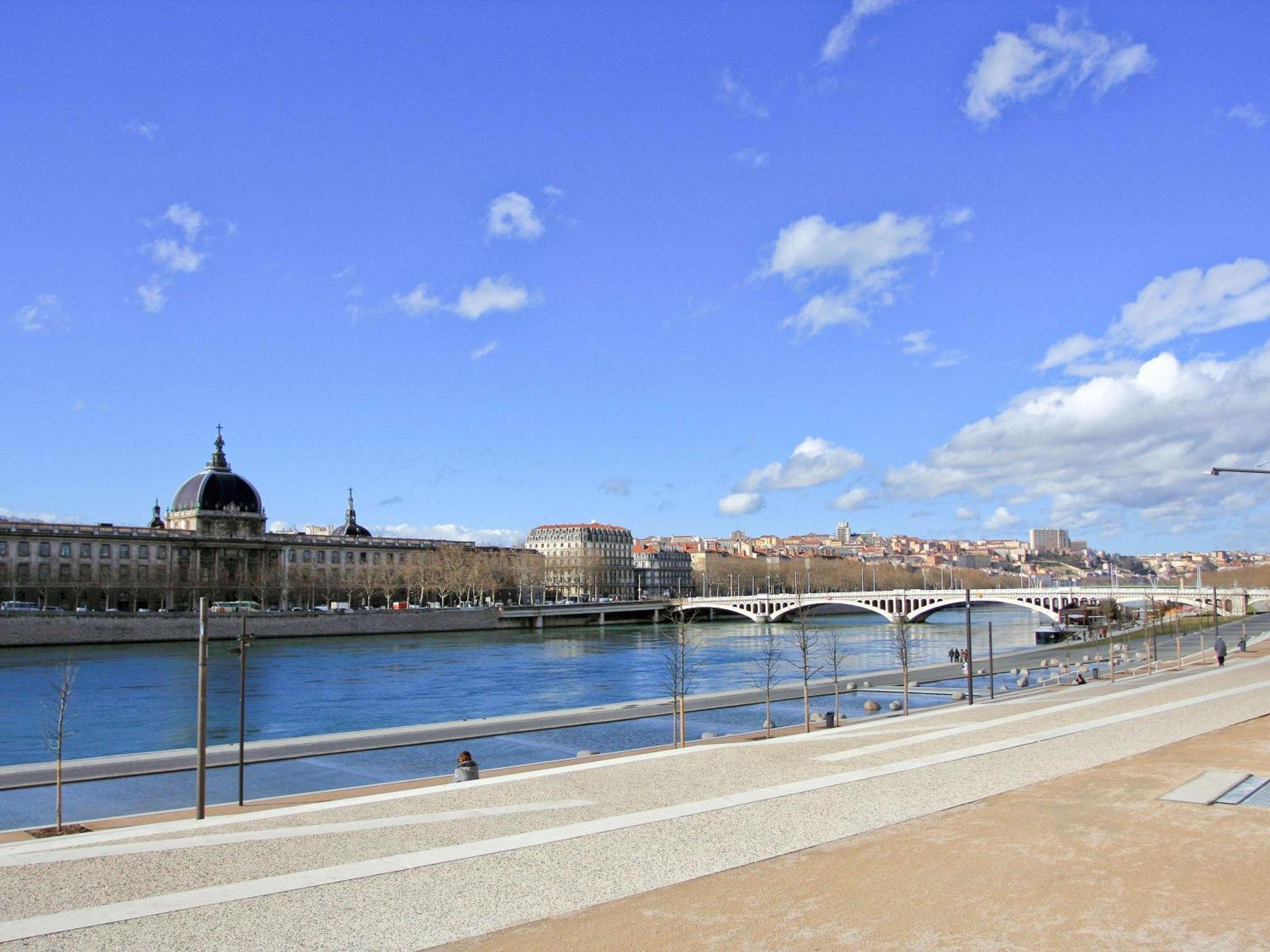 Ibis Budget Lyon Centre Confluence Zewnętrze zdjęcie