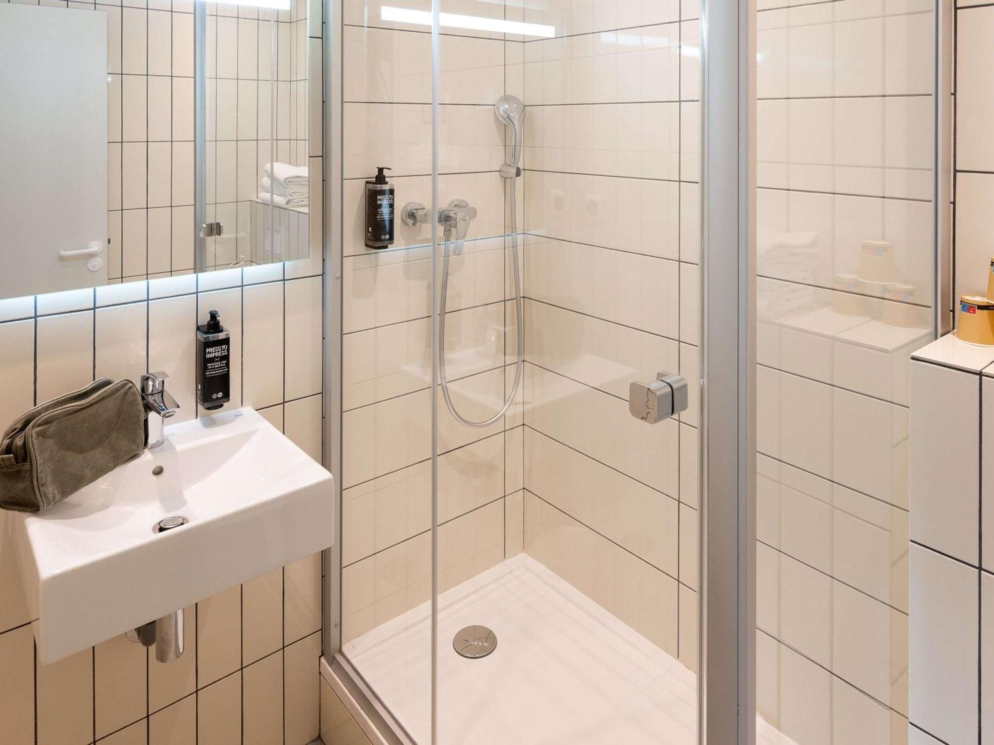 Ibis Budget Lyon Centre Confluence Zewnętrze zdjęcie